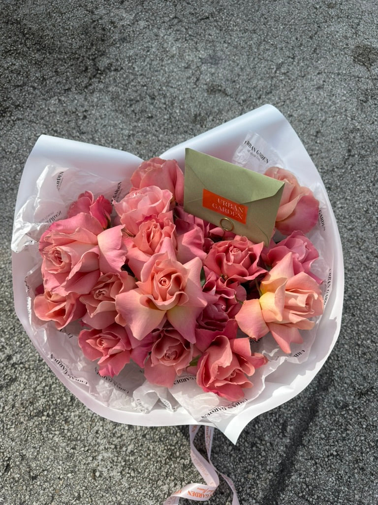 Bouquet PINK Reflexed roses