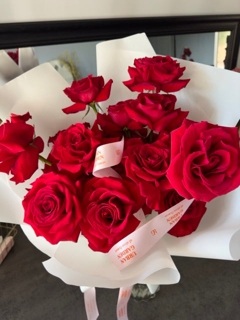 Bouquet RED Reflexed roses