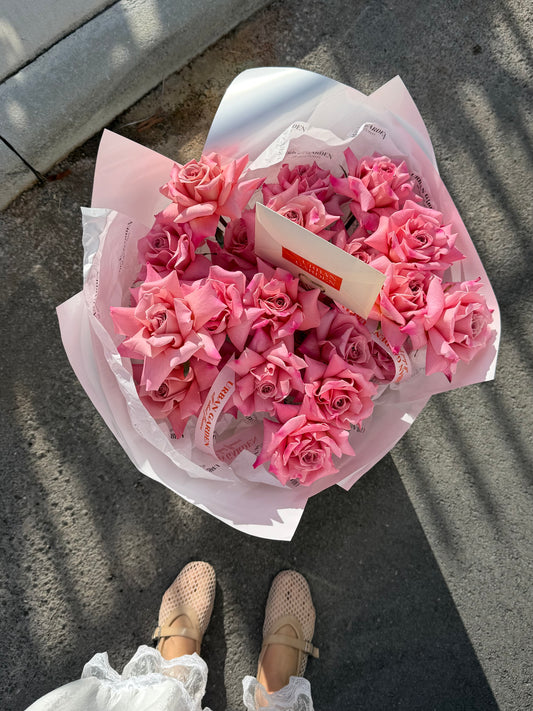 Bouquet PINK Reflexed roses
